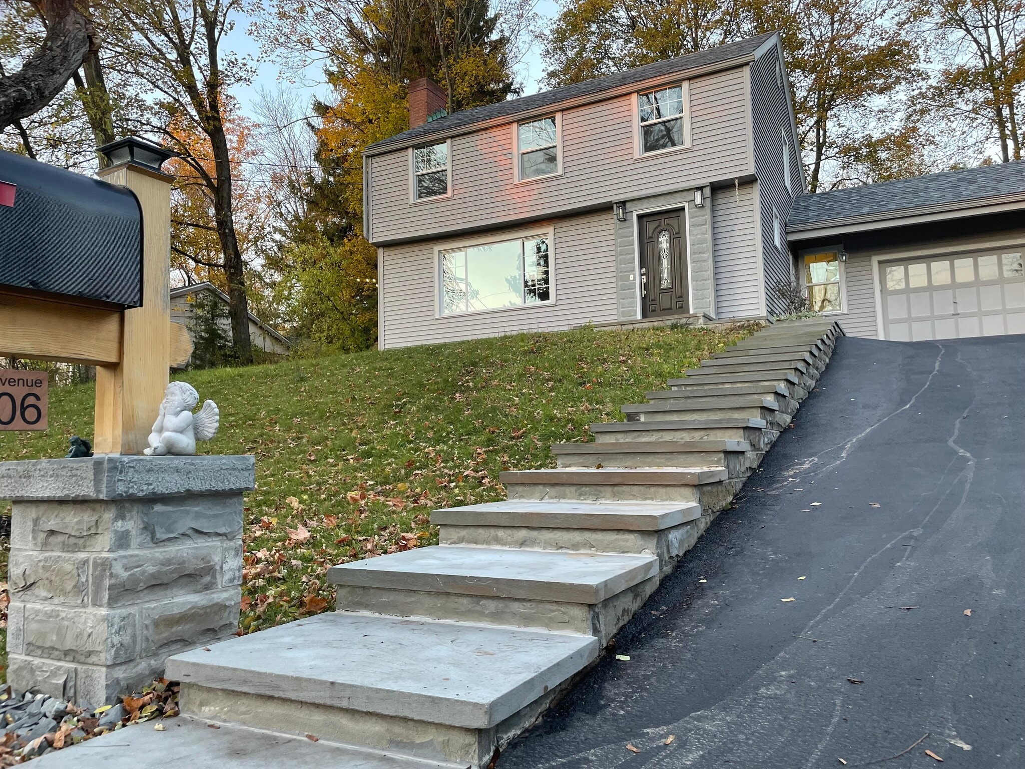 Building Photo - 206 Eastwood Ave