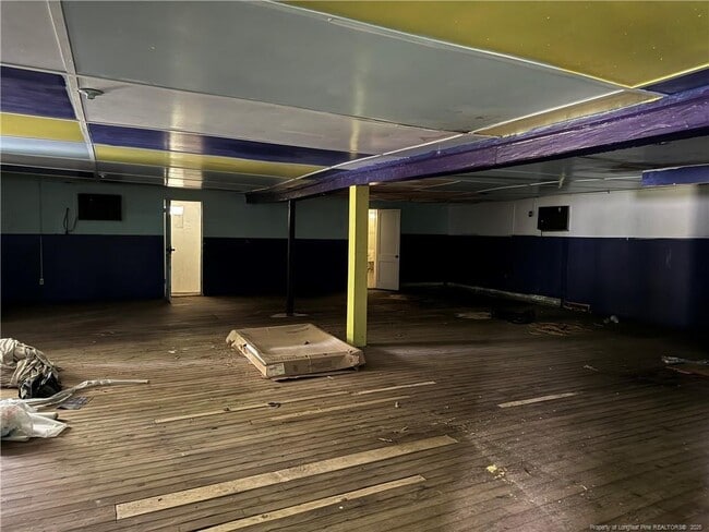 Building Photo - 293 Army Rd