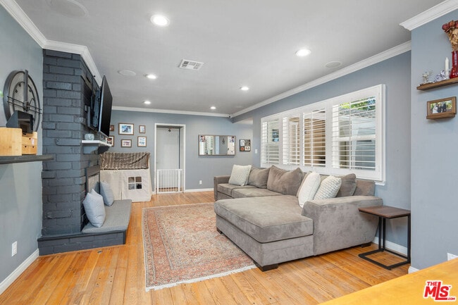Building Photo - 5146 Topanga Canyon Blvd