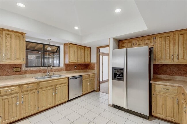 Building Photo - 4732 Palisade Dr