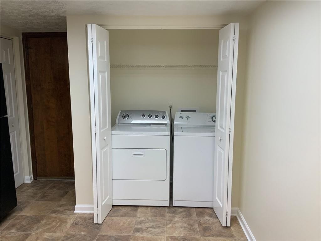 Building Photo - 4167 Oak Ferry Dr NE