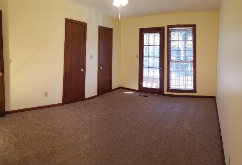 Building Photo - 114 Colonial Ct