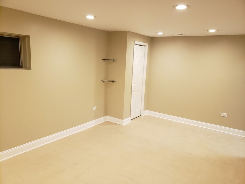 Building Photo - 2128 Rugen Rd