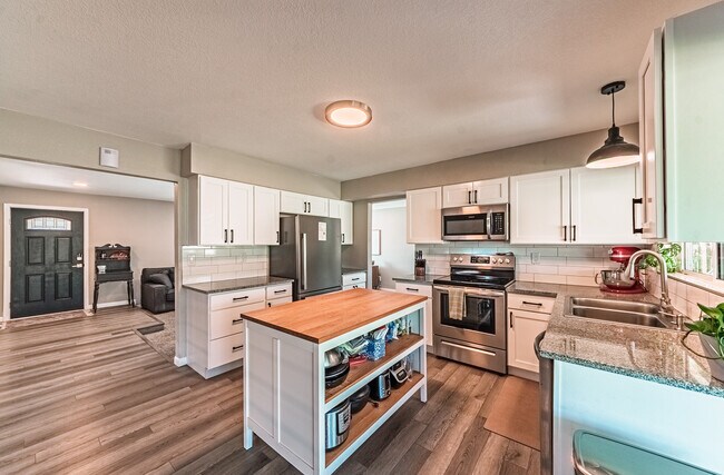 Building Photo - 3158 Breckenridge Dr W