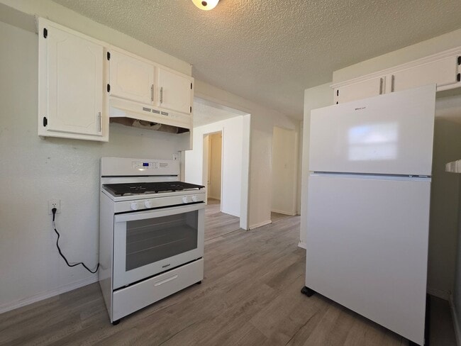 Building Photo - 3 bedroom home in Shawnee!