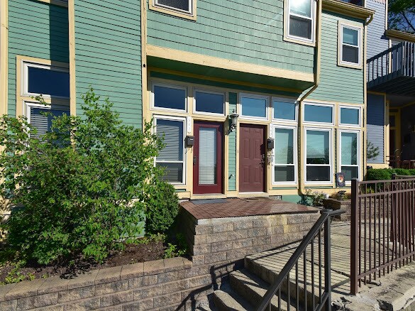 Building Photo - 562 Tusculum Ave