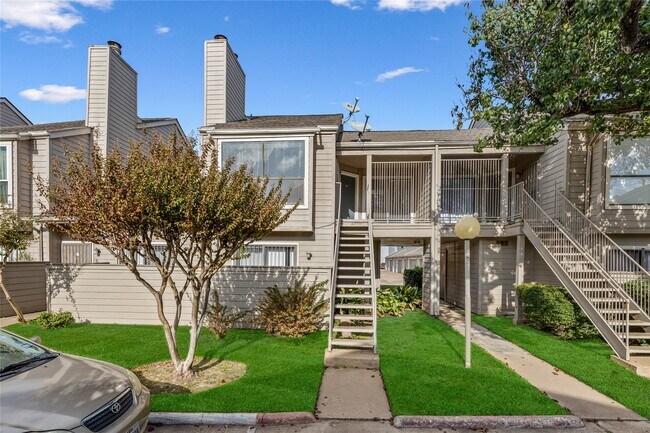 Building Photo - 6701 Sands Point Dr