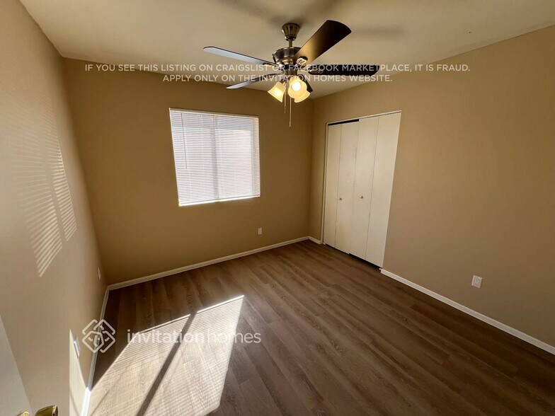 Building Photo - 2210 W Utopia Rd