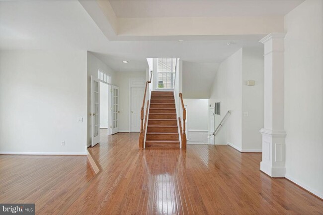 Building Photo - 15041 Clementine Way