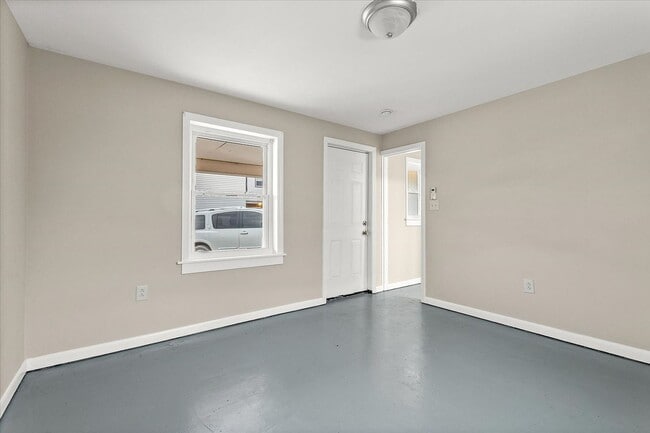 Building Photo - 205 E Main St