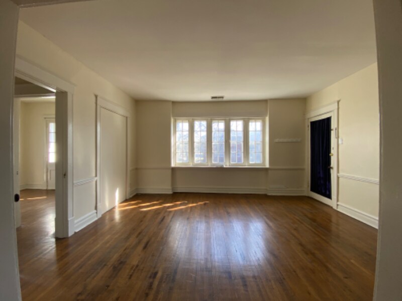 Building Photo - 6401 Alamo Ave