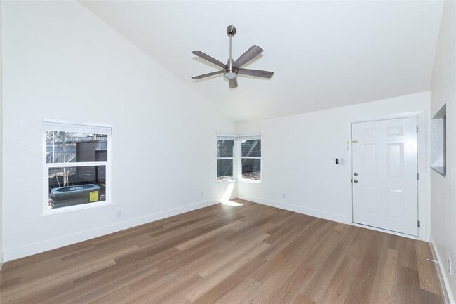 Building Photo - 2704 Catalina Dr