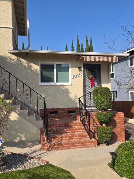 Building Photo - 7835 1/4 Flight Ave