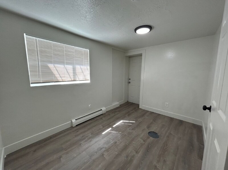 Building Photo - 1733 S Richards St