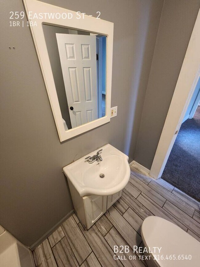 Building Photo - 259 Eastwood St