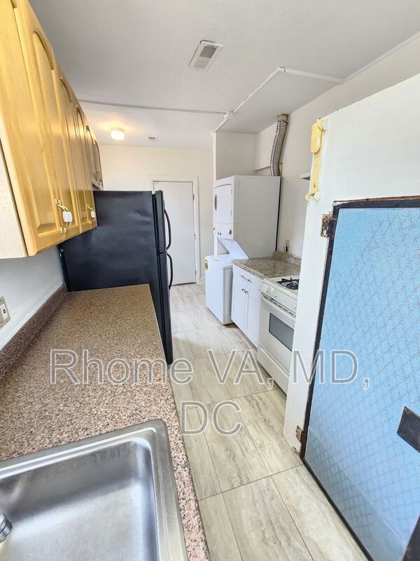 Building Photo - 515 Franklin St NE