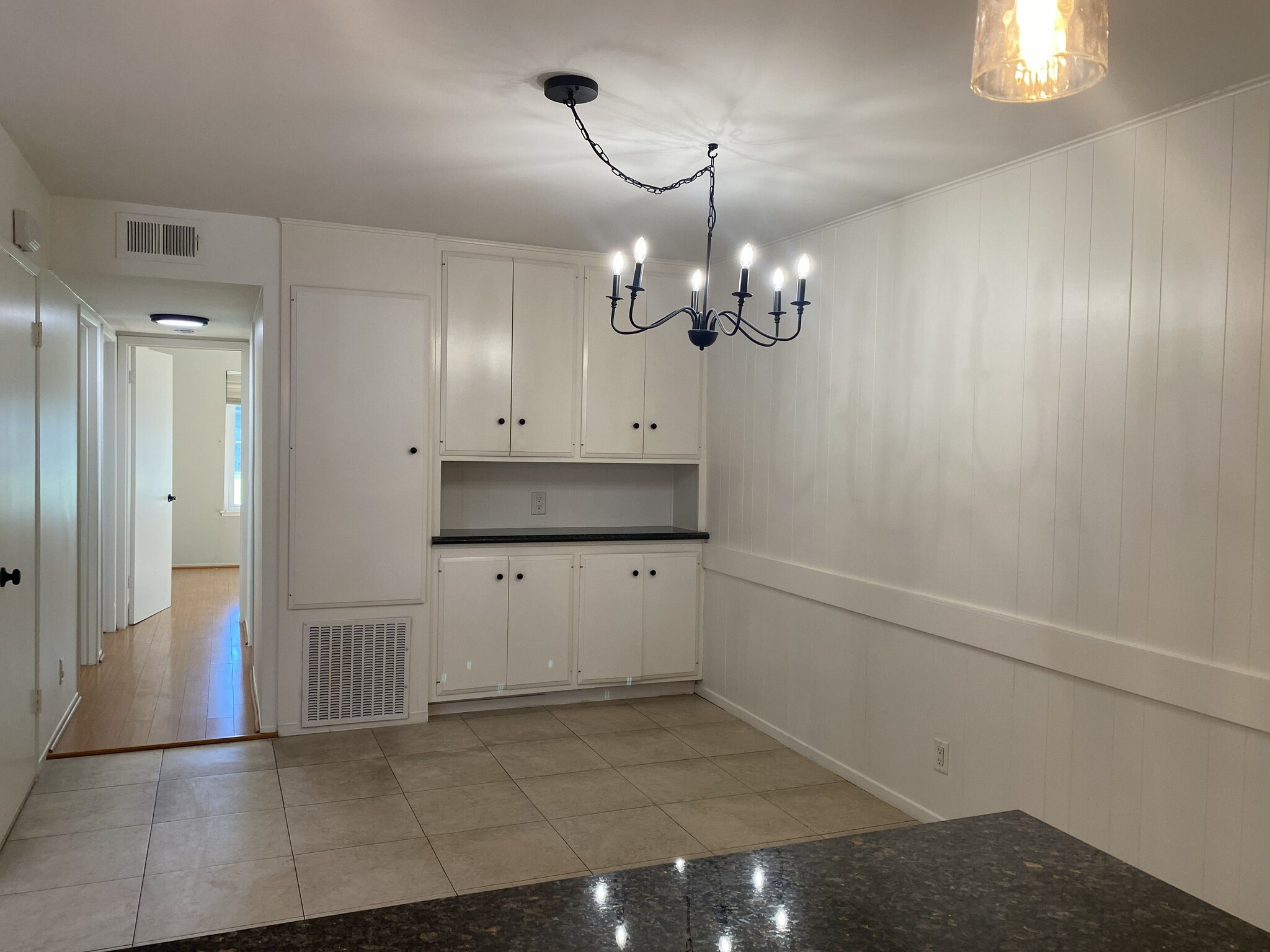 Building Photo - 4846 Larwin Ave