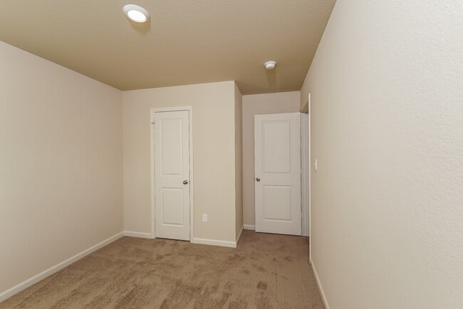 Building Photo - 6489 Rainbow Row