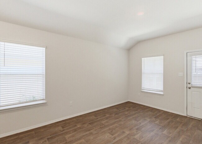 Building Photo - 3 Bedroom Home with Open Layout and Covered Patio in Creekside Farms!