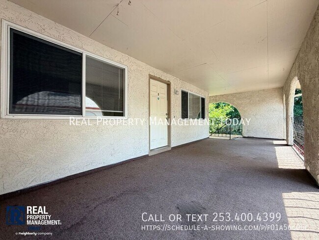 Building Photo - 6115 Glen Mary Ln SE