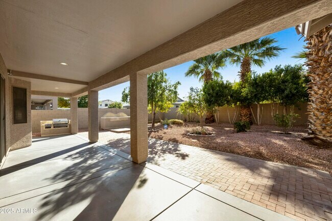 Building Photo - 4615 W Corral Rd