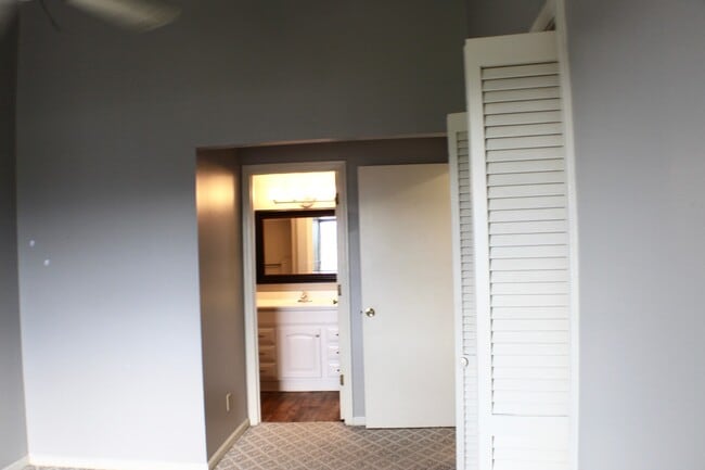 Building Photo - 1026 Blue Ridge Dr