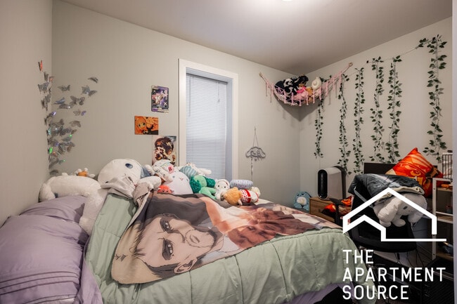 Building Photo - 1433 N Cleaver St