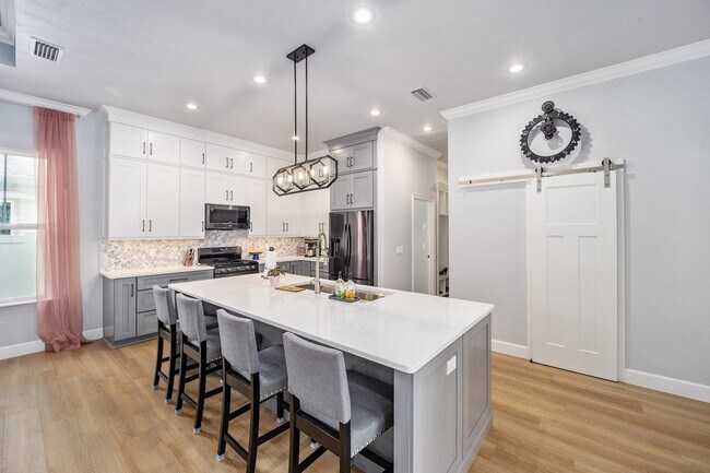 Building Photo - 13265 SW 9th Rd