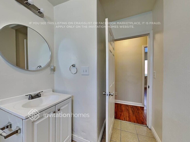 Building Photo - 523 W 102nd St