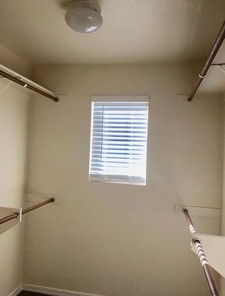 Building Photo - 50 W Camino Rancho Palomas