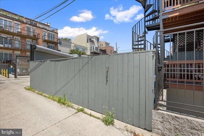 Building Photo - 2106 10th St NW