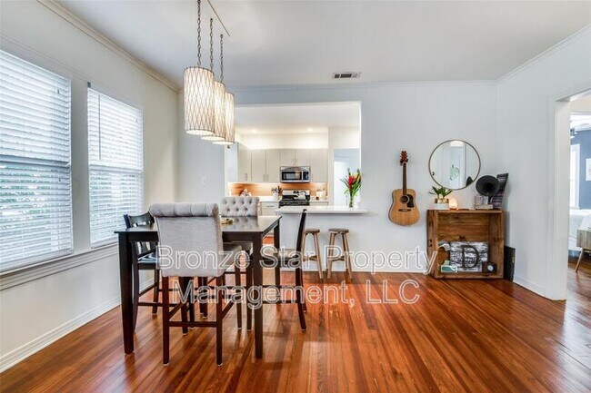 Building Photo - 816 Cristler Ave