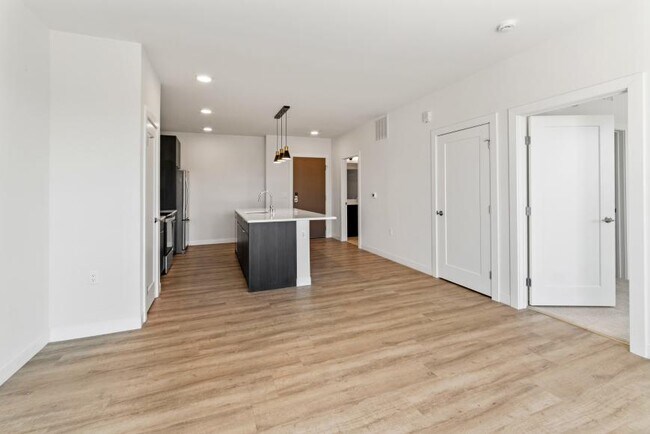 Building Photo - 1 bedroom in Kenosha WI 53140