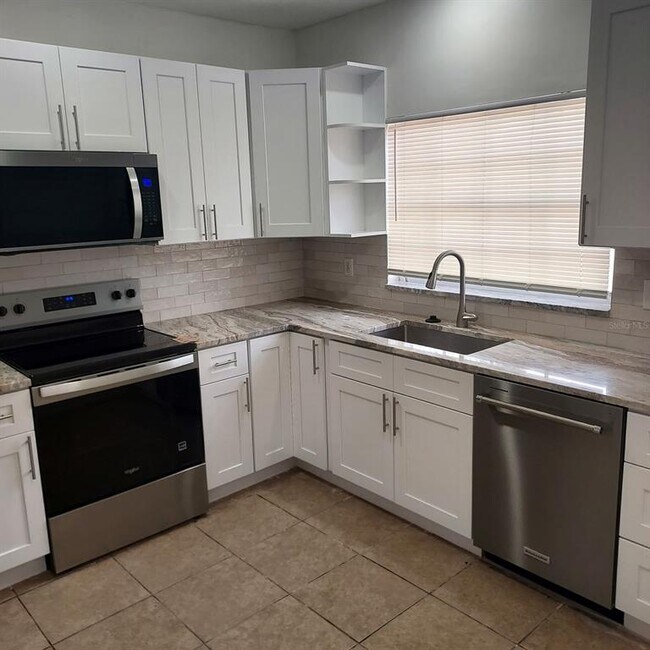 Building Photo - 9807 N 52nd St