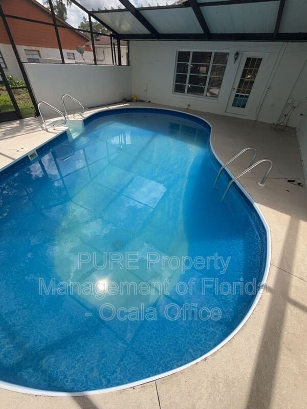 Building Photo - 3135 SW 97th St