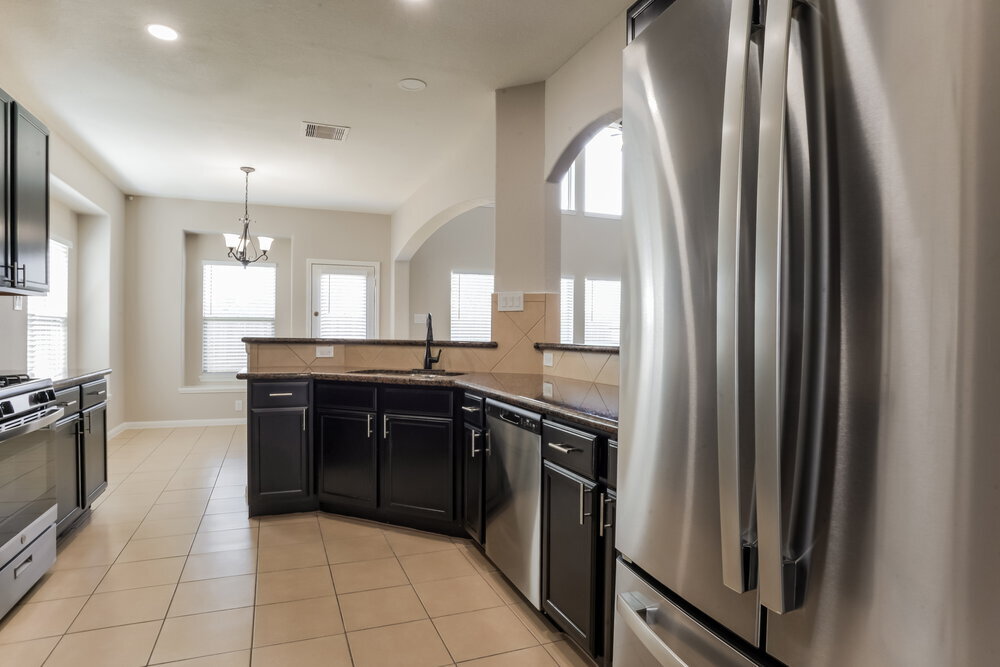 Building Photo - 8343 Broadleaf Ave