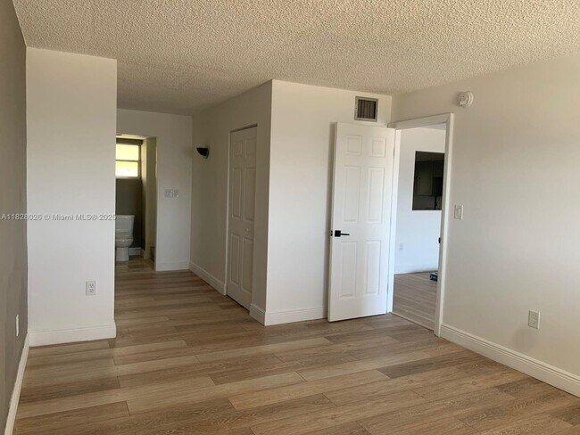 Building Photo - 3600 NE 170th St
