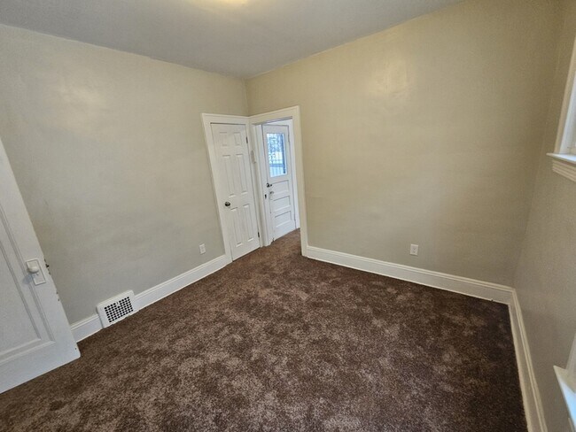 Building Photo - 3378 E 134th St