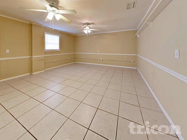 Building Photo - 6320 Moog Rd