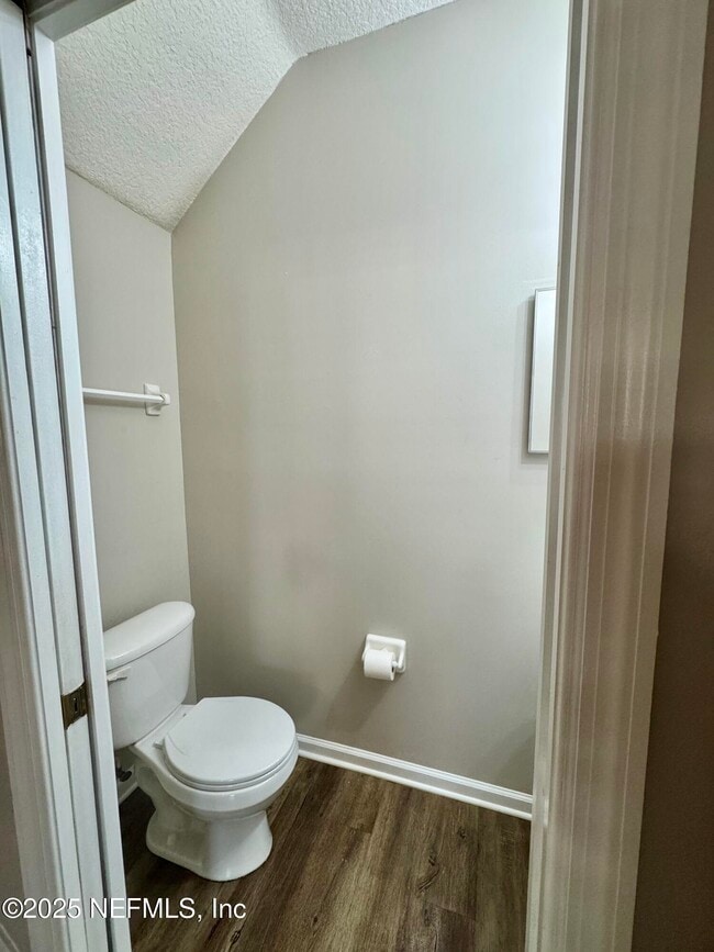 Building Photo - 450 Sherwood Oaks Dr