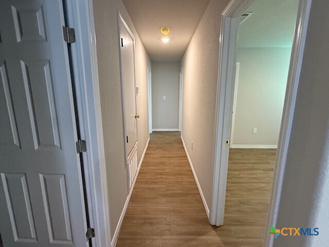 Building Photo - 2410 Westcliff Rd