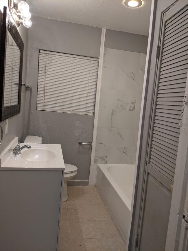 Building Photo - 6831 St Augustine St