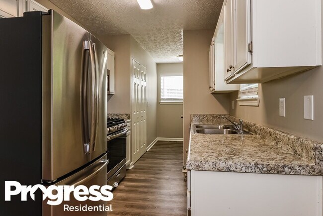 Building Photo - 3077 Botany Dr