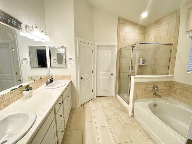 Building Photo - 1686 Derbyshire St