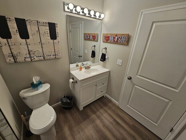 Building Photo - 814 Pierson Rd