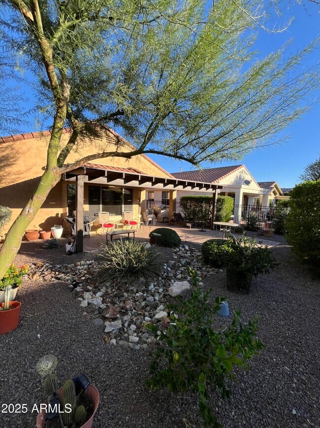 Building Photo - 26197 W Vista N Dr