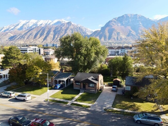 Building Photo - 1398 N 300 W