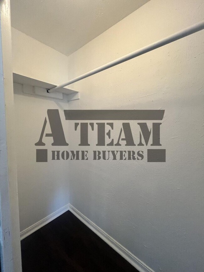 Building Photo - Fully Remodeled 3 Bedroom 2 Bathroom