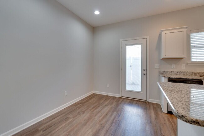 Building Photo - "Charming 2-Bedroom Townhouse Retreat on Staten Drive – Spacious 1,285 Sq. Ft. with 2 Full Baths ...