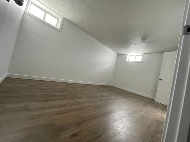 Building Photo - 2583-2585 S 700 E